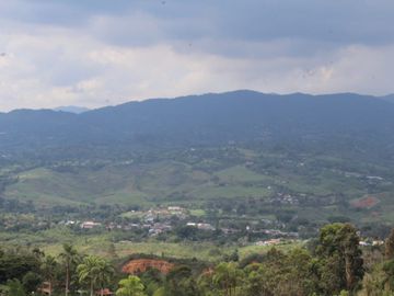 CASA CAMPESTRE EN EL CARMEN -  DAGUA