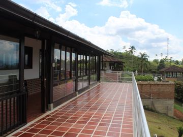 CASA CAMPESTRE EN EL CARMEN -  DAGUA