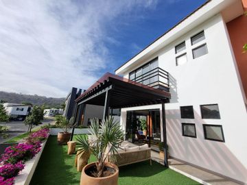 CASA EN COTO PRADERA EN CAÑADAS EN ZAPOPAN EN VENTA $17´900,000