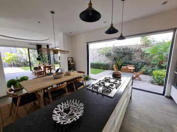 CASA EN COTO PRADERA EN CAÑADAS EN ZAPOPAN EN VENTA $17´900,000