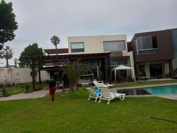 Venta de hermosa y exclusiva casa residencial en La Encanta de Villa. Chorrillos