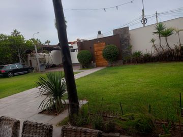 Venta de hermosa y exclusiva casa residencial en La Encanta de Villa. Chorrillos