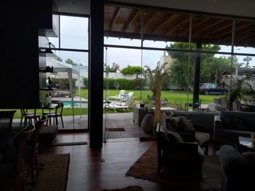 Venta de hermosa y exclusiva casa residencial en La Encanta de Villa. Chorrillos