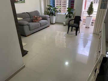 venta casa en Poblado 1