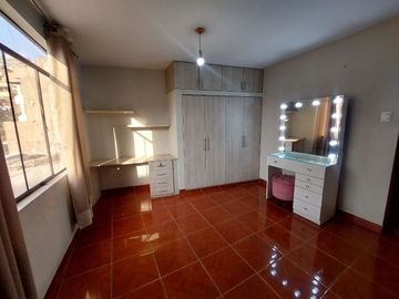 VENTA DE CASA EN SANTA CLARA ATE VITARTE