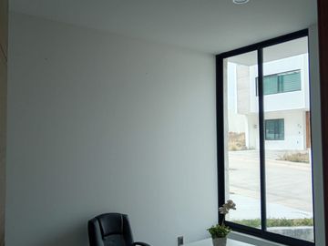 CASA EN VENTA EN VALLE IMPERIAL COTO 21