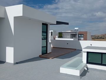 CASA EN VENTA EN VALLE IMPERIAL COTO 21