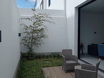 CASA EN VENTA EN VALLE IMPERIAL COTO 21