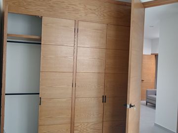 CASA EN VENTA EN VALLE IMPERIAL COTO 21
