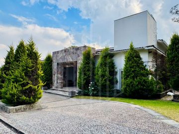 Residencia de Lujo con Casa de Huéspedes en Hacienda de Vallescondido