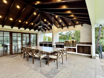 Residencia de Lujo con Casa de Huéspedes en Hacienda de Vallescondido