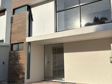 VENTA CASA LOMAS DE ANGELOPOLIS PARQUE CUERNAVACA