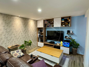 Casa Remodelada con Seguridad en Venta – Las Alamedas, 4 Recámaras y Jardín – ¡Oportunidad Única!