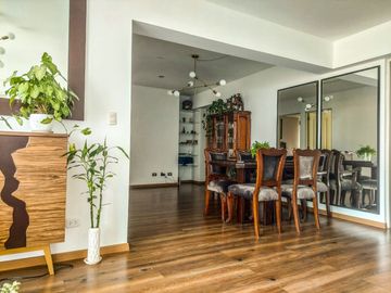 Exclusivo departamento en San Isidro.