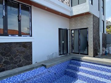Rumah Baru Hook Minimalis Ada Kolam Renang di Juanda Sidoarjo