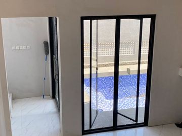 Rumah Baru Hook Minimalis Ada Kolam Renang di Juanda Sidoarjo