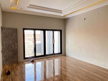 Rumah Baru Hook Minimalis Ada Kolam Renang di Juanda Sidoarjo