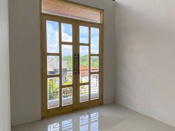 Rumah Baru Hook Minimalis Ada Kolam Renang di Juanda Sidoarjo