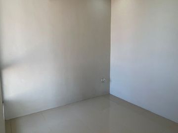 Rumah Baru Hook Minimalis Ada Kolam Renang di Juanda Sidoarjo