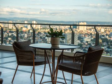 𝟭𝟮% 𝗗𝗣 𝗣𝗥𝗢𝗠𝗢 | 𝗧𝗵𝗲 𝗖𝗿𝗲𝘀𝘁𝗺𝗼𝗻𝘁 2 Bedroom Condo in Panay Ave., South Triangle, Quezon City