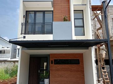 Rumah Dijual 2 Lantai Strategis Dekat Stasiun Rawa Buntu Tangerang Selatan Nego