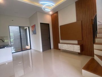 Rumah Dijual 2 Lantai Strategis Dekat Stasiun Rawa Buntu Tangerang Selatan Nego
