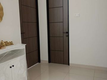 Rumah Dijual 2 Lantai Strategis Dekat Stasiun Rawa Buntu Tangerang Selatan Nego