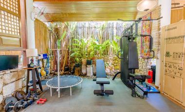 SOLAR GARDEN HOUSE