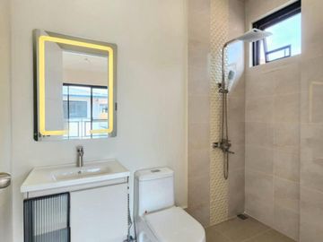 EJE - FOR SALE: 4-Bedroom Single-Family House in BF Homes, Las Piñas City