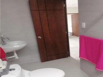 HERMOSA CASA UBICADA EN: P.º del Haya 589, 38994 Rinconadas Del Bosque, Moroleón, Guanajuato.