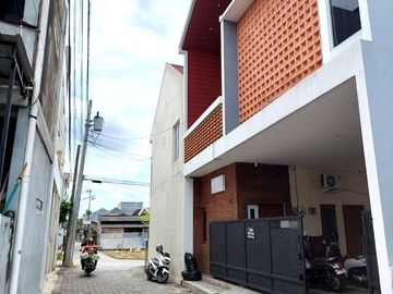 Kos Eksklusif 12 Kamar dekat Pakuwon Mall dan Kampus UPN