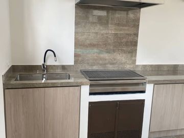 Casas de venta Santa Ines Cumbaya.  Conjunto con piscina, BBQ, area de juegos
