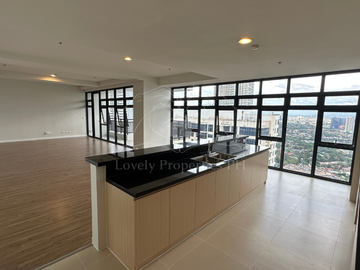 BRAND NEW (Newly Turned Over) UNFURNISHED 3BR PENTHOUSE UNIT with 2 PARKING SLOTS FOR SALE!