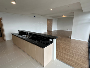 BRAND NEW (Newly Turned Over) UNFURNISHED 3BR PENTHOUSE UNIT with 2 PARKING SLOTS FOR SALE!