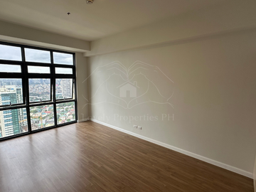 BRAND NEW (Newly Turned Over) UNFURNISHED 3BR PENTHOUSE UNIT with 2 PARKING SLOTS FOR SALE!