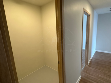 BRAND NEW (Newly Turned Over) UNFURNISHED 3BR PENTHOUSE UNIT with 2 PARKING SLOTS FOR SALE!