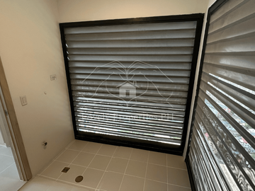 BRAND NEW (Newly Turned Over) UNFURNISHED 3BR PENTHOUSE UNIT with 2 PARKING SLOTS FOR SALE!