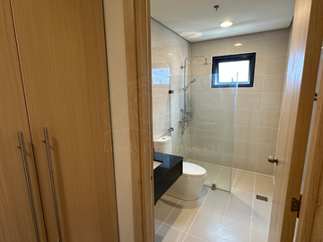 BRAND NEW (Newly Turned Over) UNFURNISHED 3BR PENTHOUSE UNIT with 2 PARKING SLOTS FOR SALE!