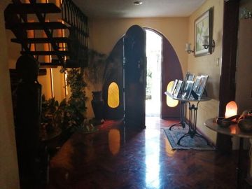 Casa amplia de 5 dormitorios a la venta en Valle Hermoso, Surco