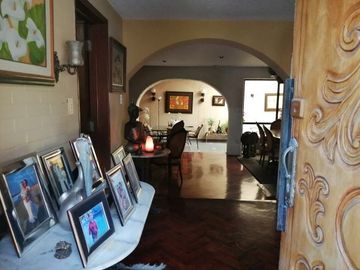 Casa amplia de 5 dormitorios a la venta en Valle Hermoso, Surco