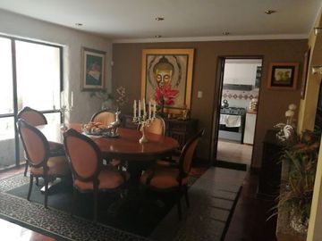 Casa amplia de 5 dormitorios a la venta en Valle Hermoso, Surco