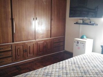 Casa amplia de 5 dormitorios a la venta en Valle Hermoso, Surco
