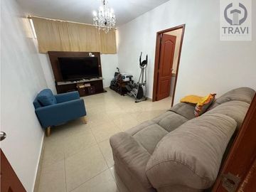 hermosa casa en venta, en la zona de mayor desarrollo de la ciudad (via a la costa)