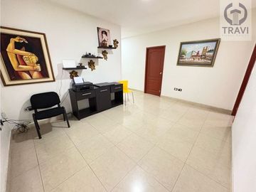 hermosa casa en venta, en la zona de mayor desarrollo de la ciudad (via a la costa)