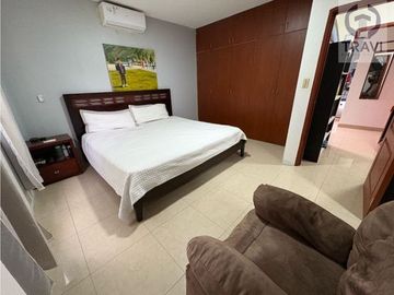 hermosa casa en venta, en la zona de mayor desarrollo de la ciudad (via a la costa)
