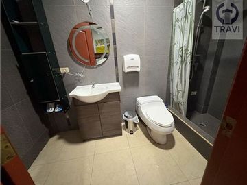 hermosa casa en venta, en la zona de mayor desarrollo de la ciudad (via a la costa)