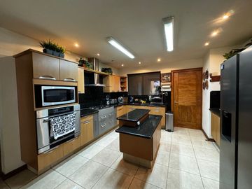 RR_1262. Casa en Venta en Villantigua con Panales Solares