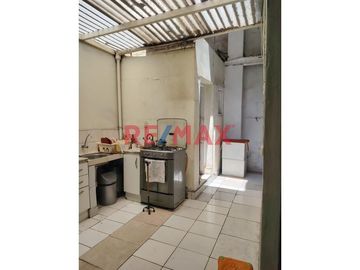 Se Vende Casa Como Local Y/O Almacén En Jr. Ancash - Centro De Lima