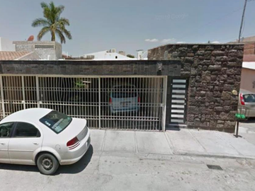 HERMOSA CASA EN VENTA EN AMP LA ROSITA, TORREON, COAHUILA