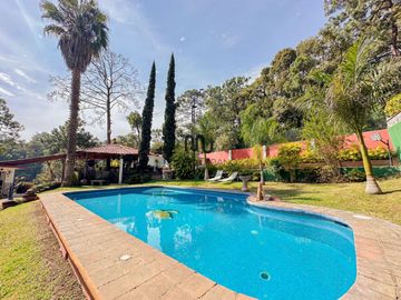 Casa en Venta en Cuernavaca Morelos, Col. del Bosque Subida Chalma